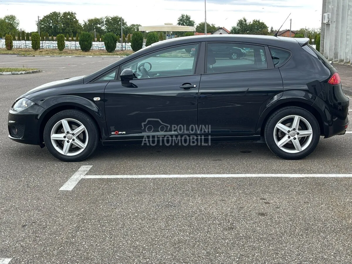 Seat Leon 2011 photo 2