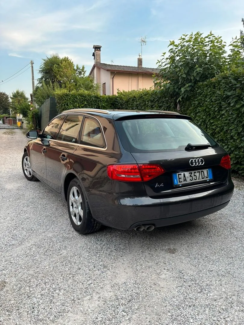 Audi A4 2010 photo 3