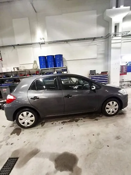 Toyota Auris 2011 photo 5