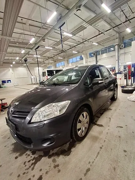 Toyota Auris 2011 photo 3
