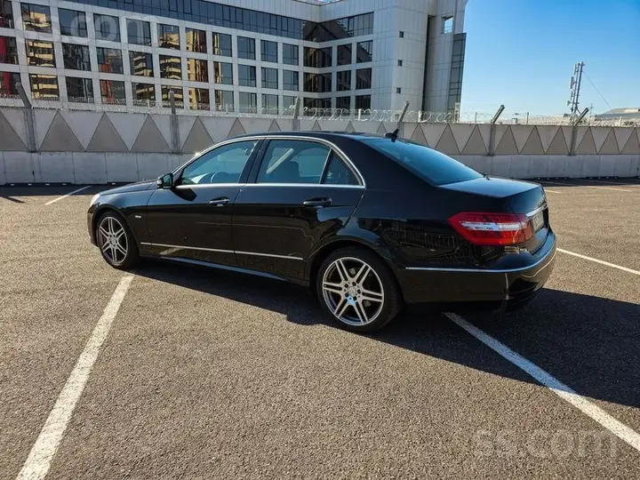 Mercedes-Benz E250 2010 photo 5