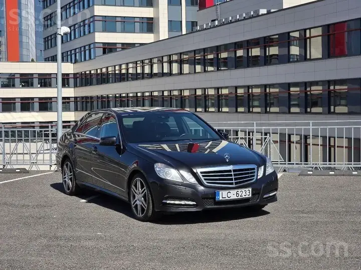 Mercedes-Benz E250 2010 photo 2
