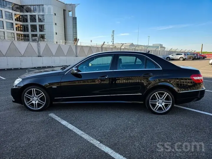 Mercedes-Benz E250