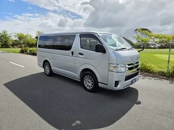 Toyota Hiace 2022 photo 2