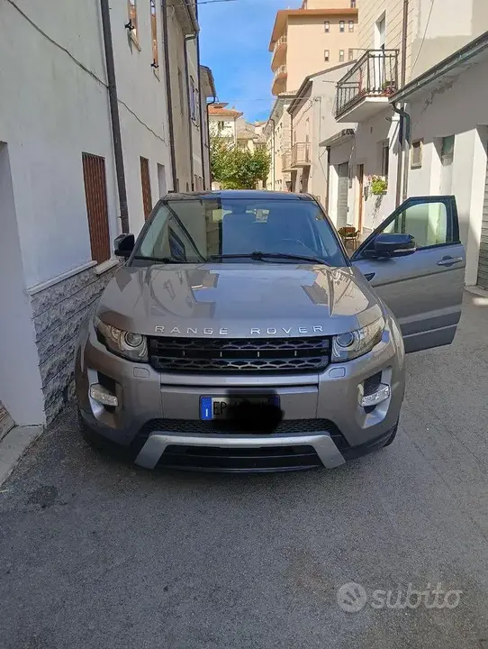 Land Rover Range Rover Evoque 2012 photo 2