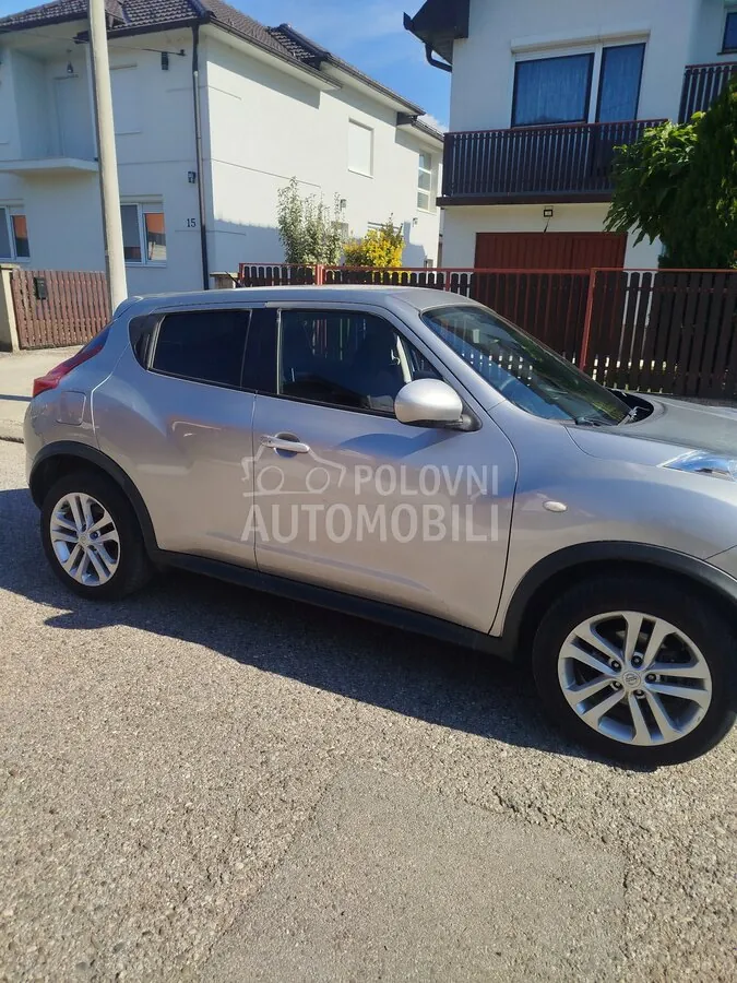Nissan Juke 2011 photo 2