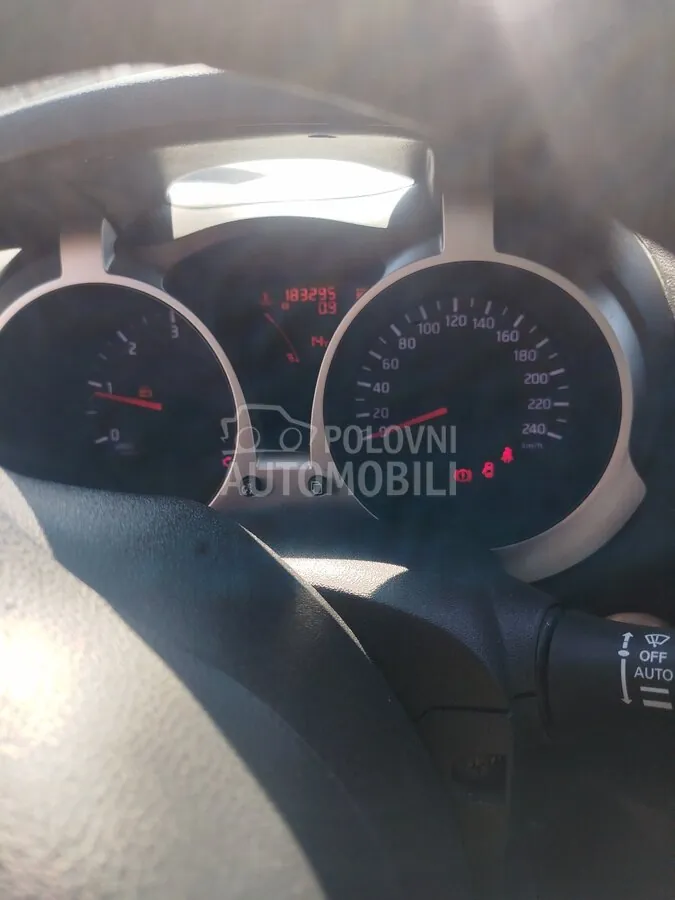 Nissan Juke 2011 photo 5