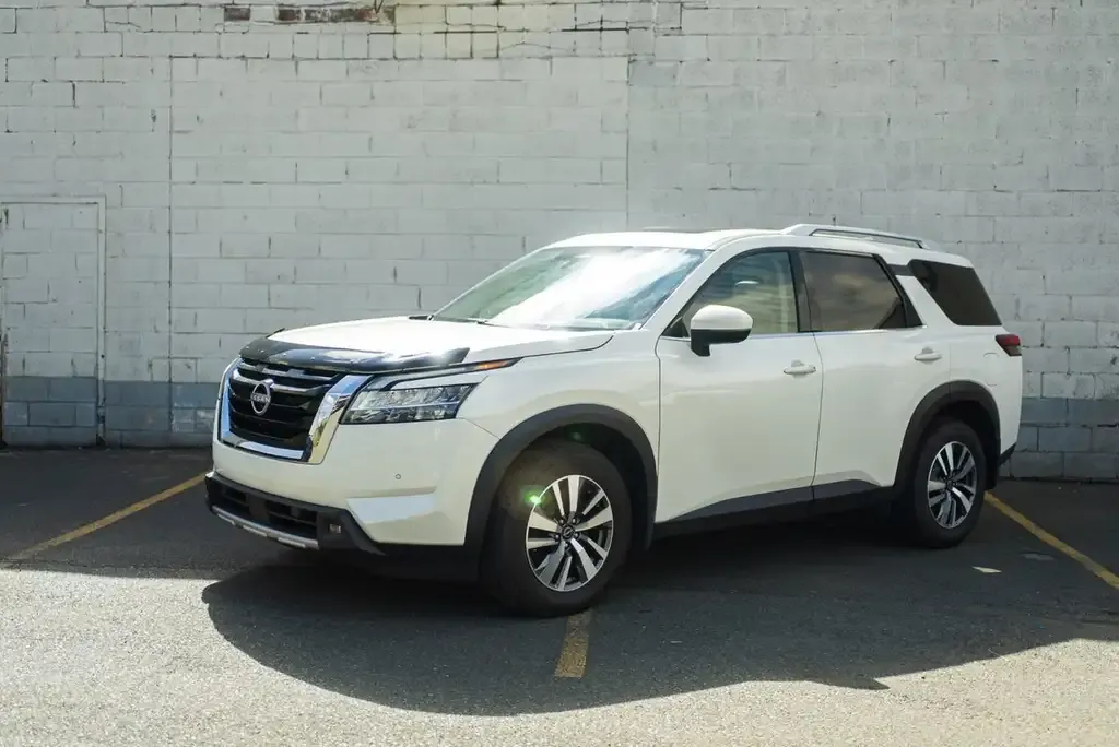 Nissan Pathfinder 2023 photo 2