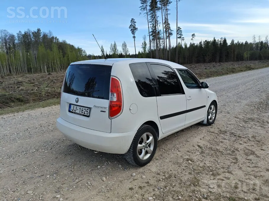 Skoda Roomster 2010 photo 3