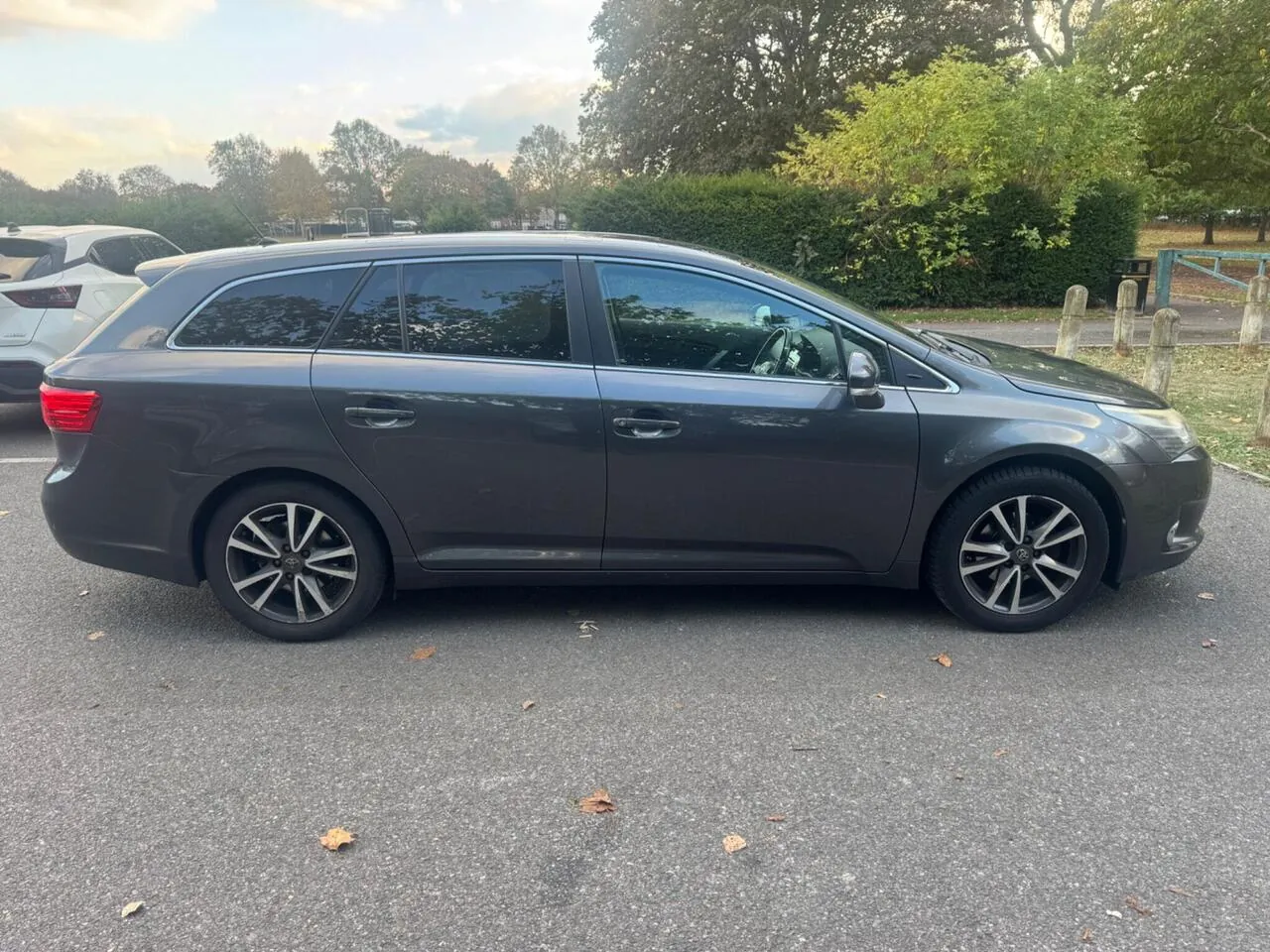 Toyota Avensis 2012 photo 4