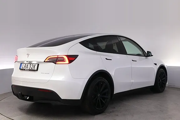 Tesla Model Y 2023 photo 5