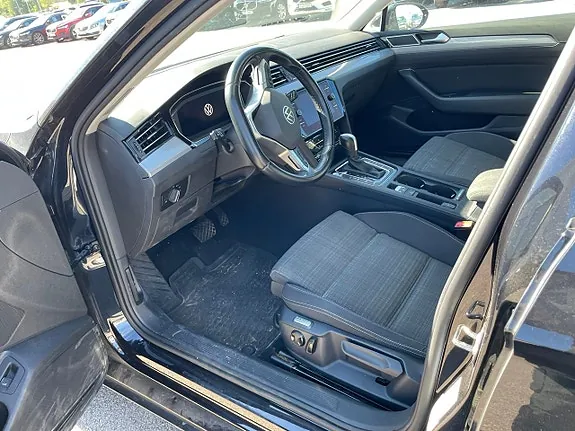 Volkswagen Passat 2021 photo 5