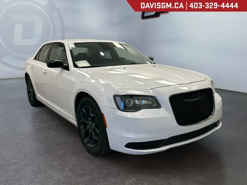 Chrysler 300 2023 photo 3