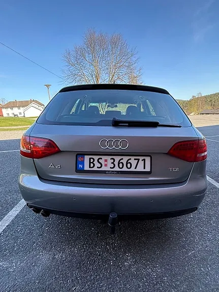 Audi A4 2012 photo 4