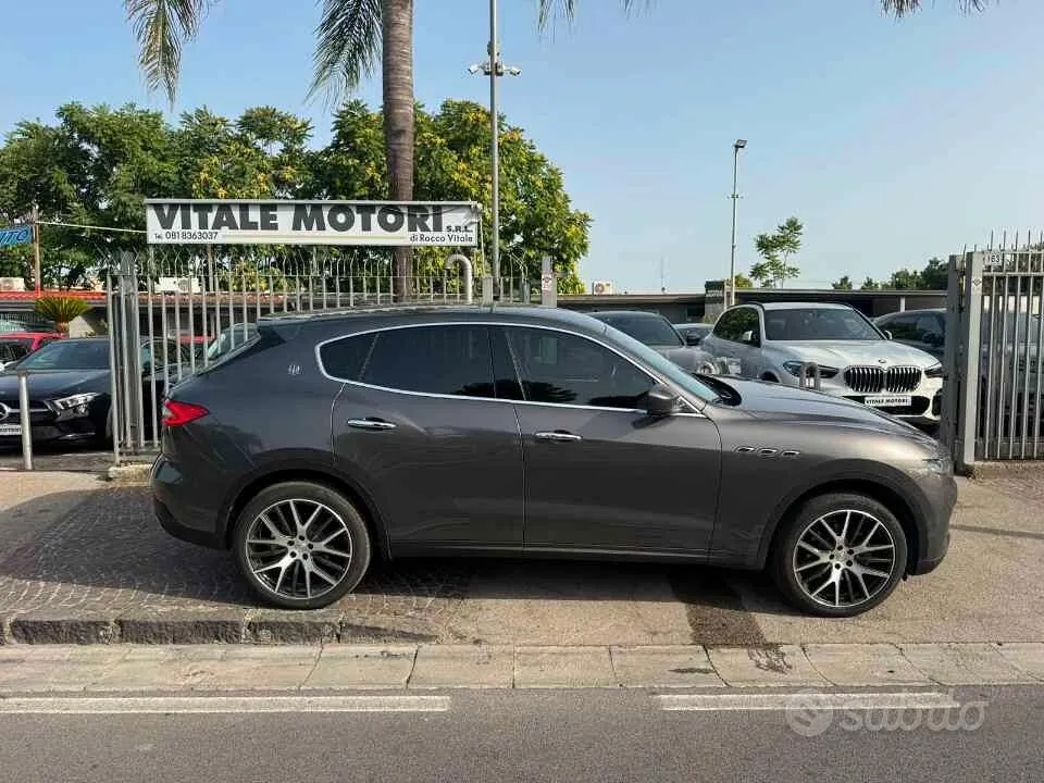 Maserati Levante 2017 photo 5