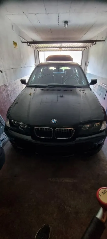 BMW E46 323I