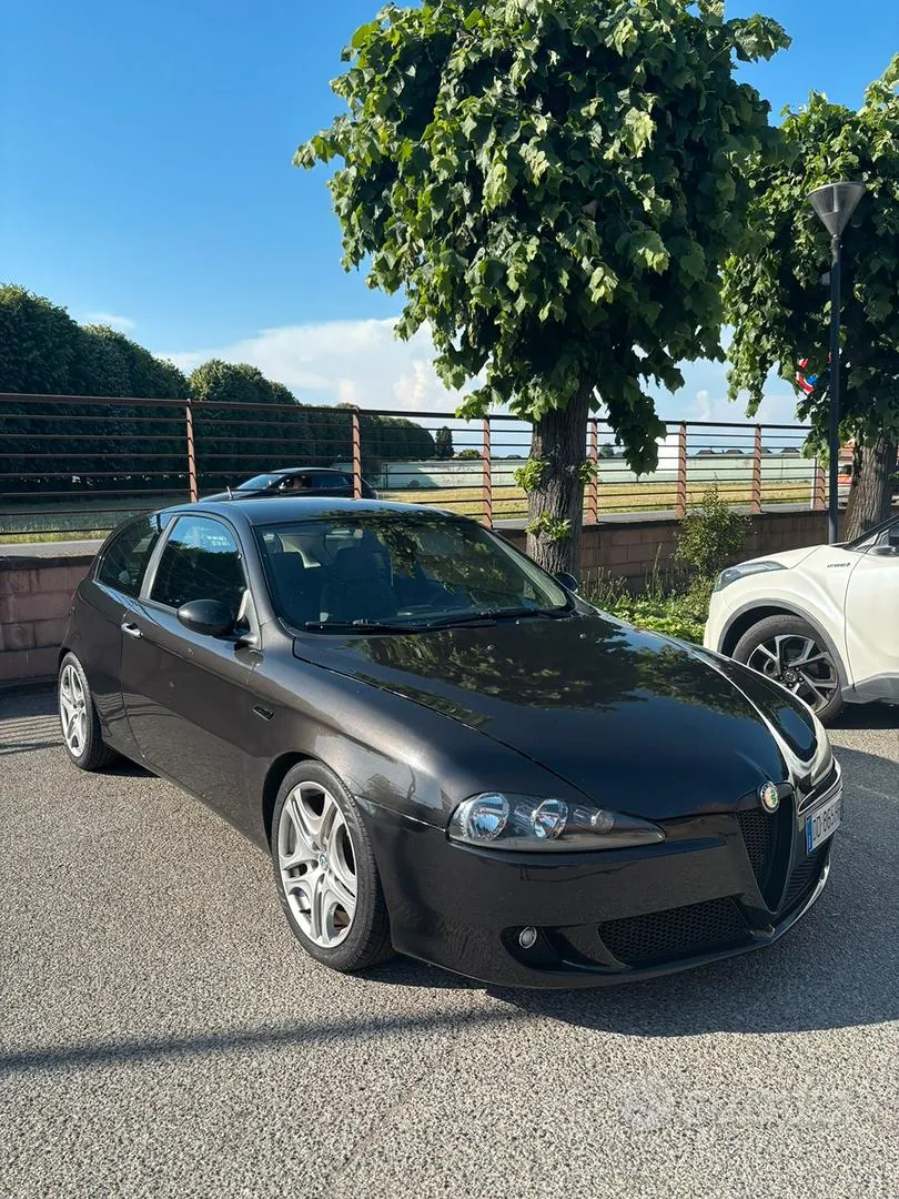 Alfa Romeo 147 2006 photo 2