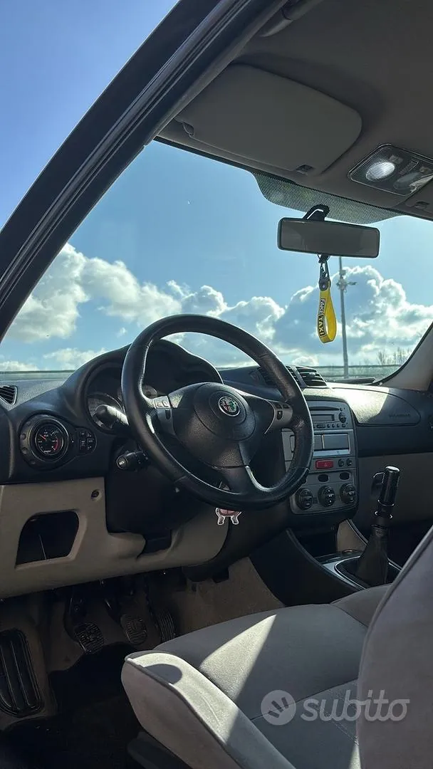 Alfa Romeo 147 2006 photo 5