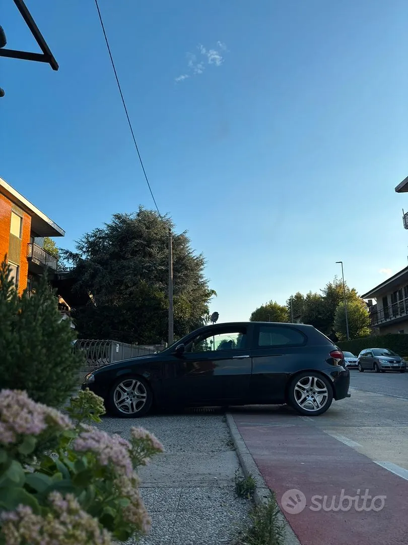 Alfa Romeo 147 2006 photo 3