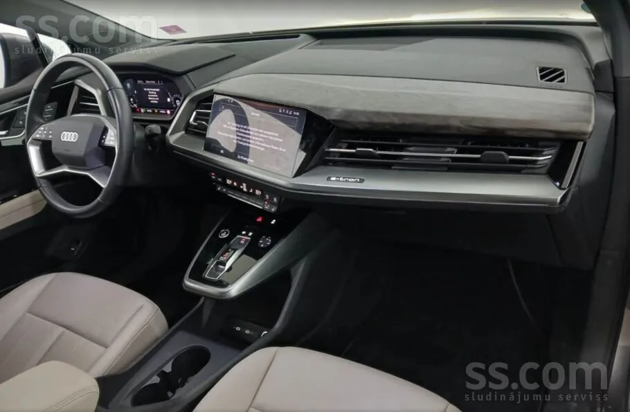 Audi Q4 2023 photo 4