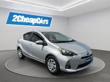Toyota Aqua 2013 photo 4