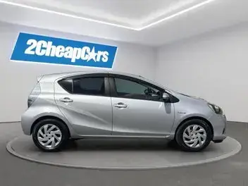 Toyota Aqua 2013 photo 5