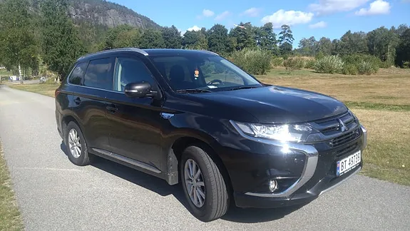 Mitsubishi Outlander 2016 photo 2