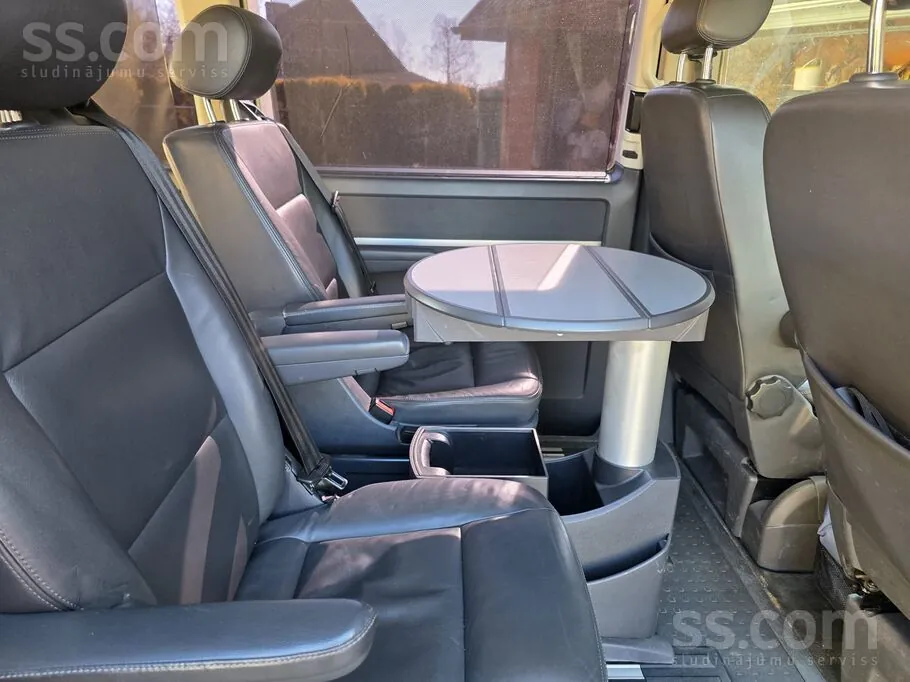 Volkswagen Multivan 2012 photo 2