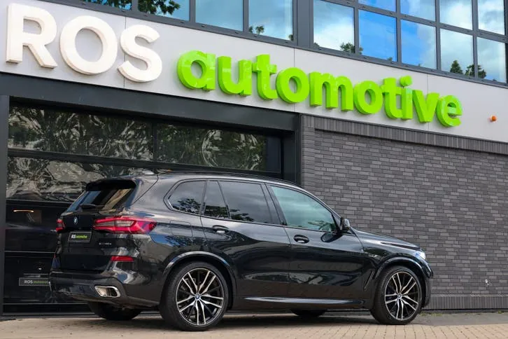 BMW X5 2023 photo 2