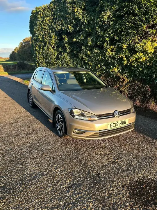 Volkswagen Golf 2019 photo 2