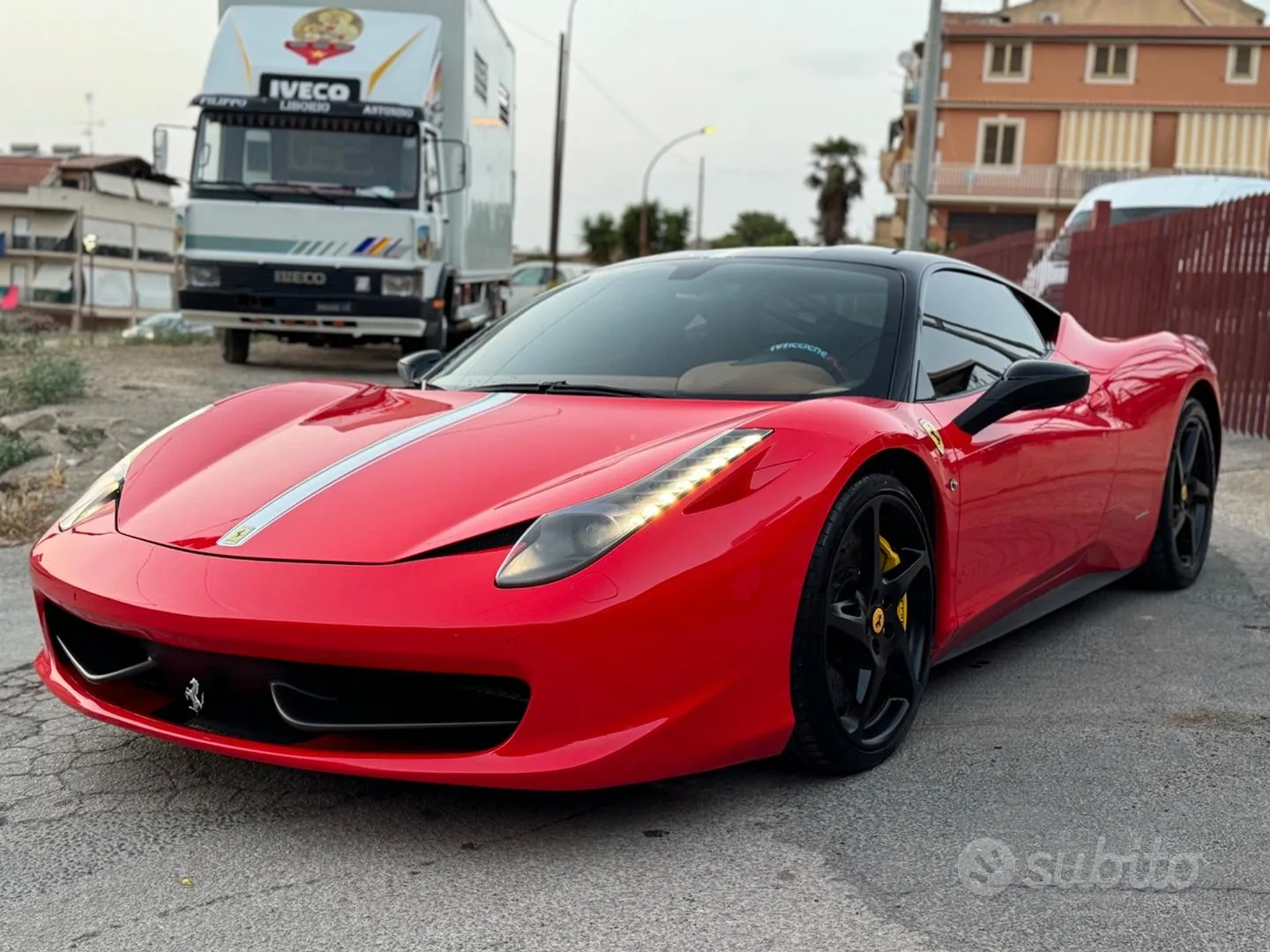Ferrari 458 Italia 2011 photo 4