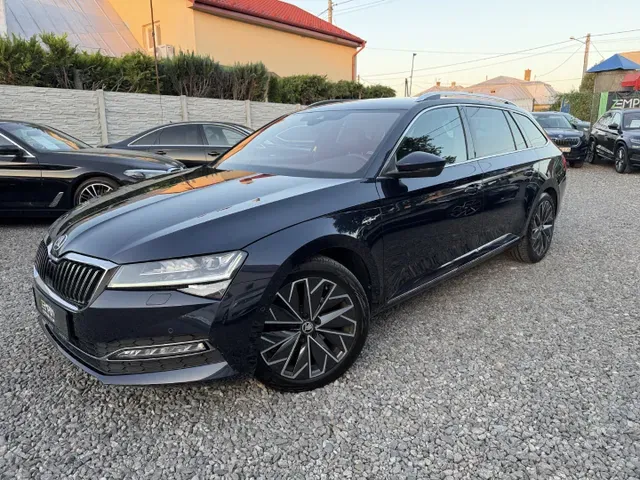 Skoda Superb Combi 2023 photo 2