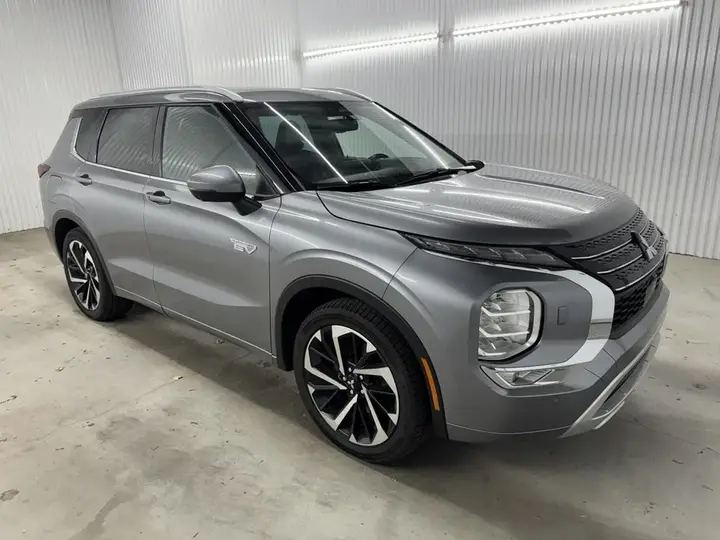 Mitsubishi Outlander 2023 photo 3