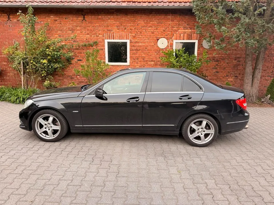 Mercedes-Benz C180