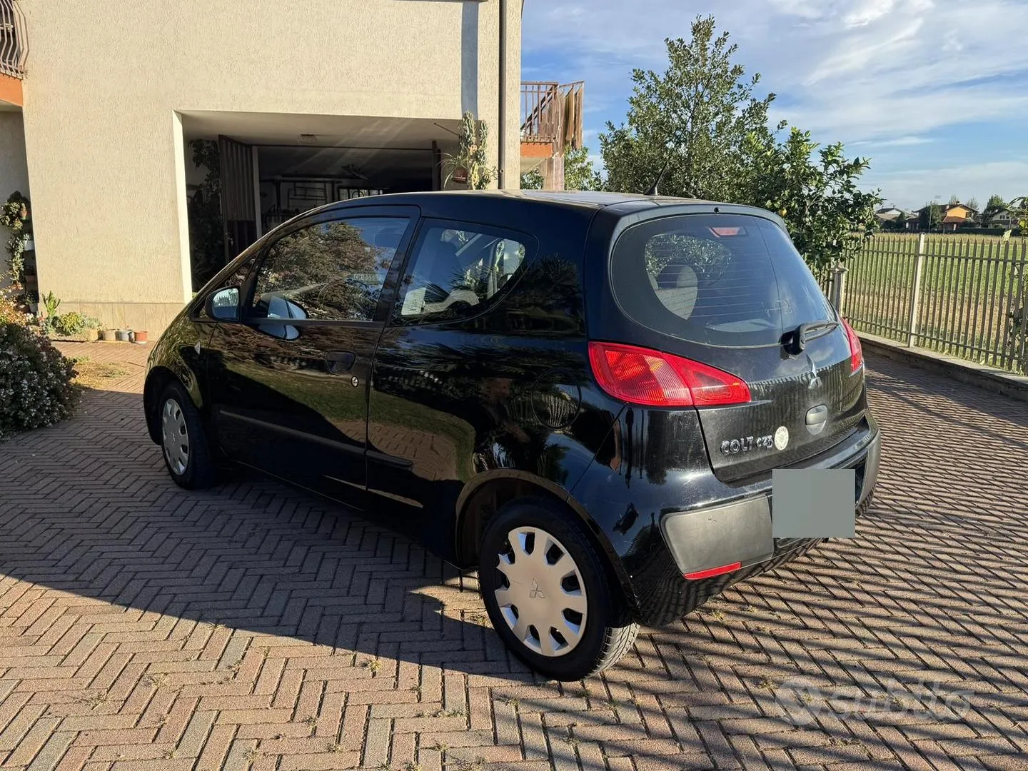 Mitsubishi Colt 2006 photo 2