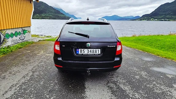 Skoda Superb 2012 photo 4