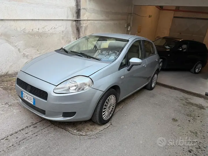 Fiat Grande Punto 2006 photo 2