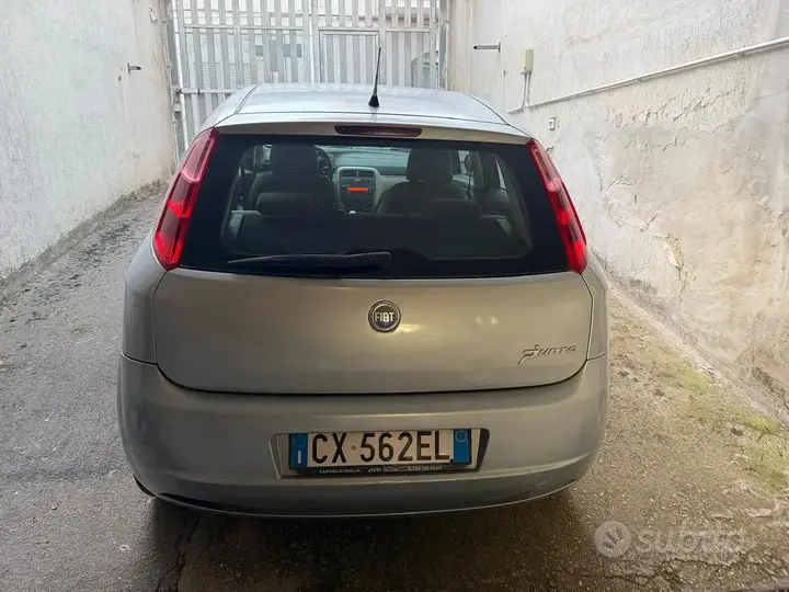 Fiat Grande Punto 2006 photo 4