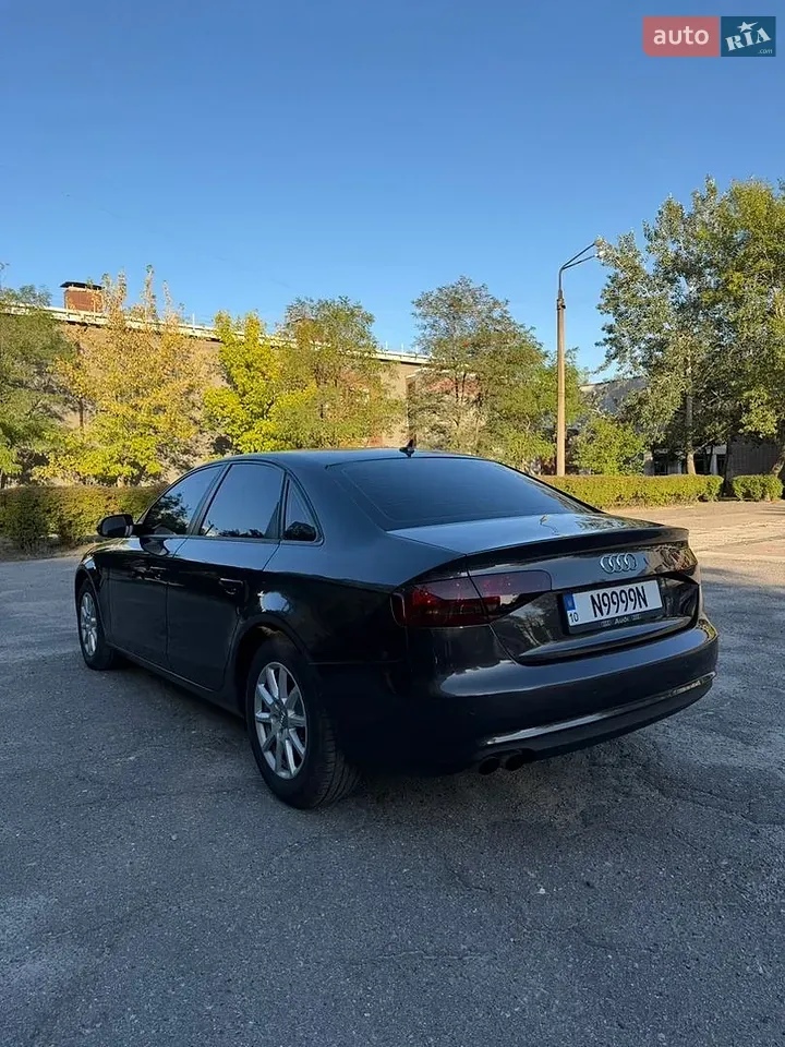 Audi A4 2012 photo 3