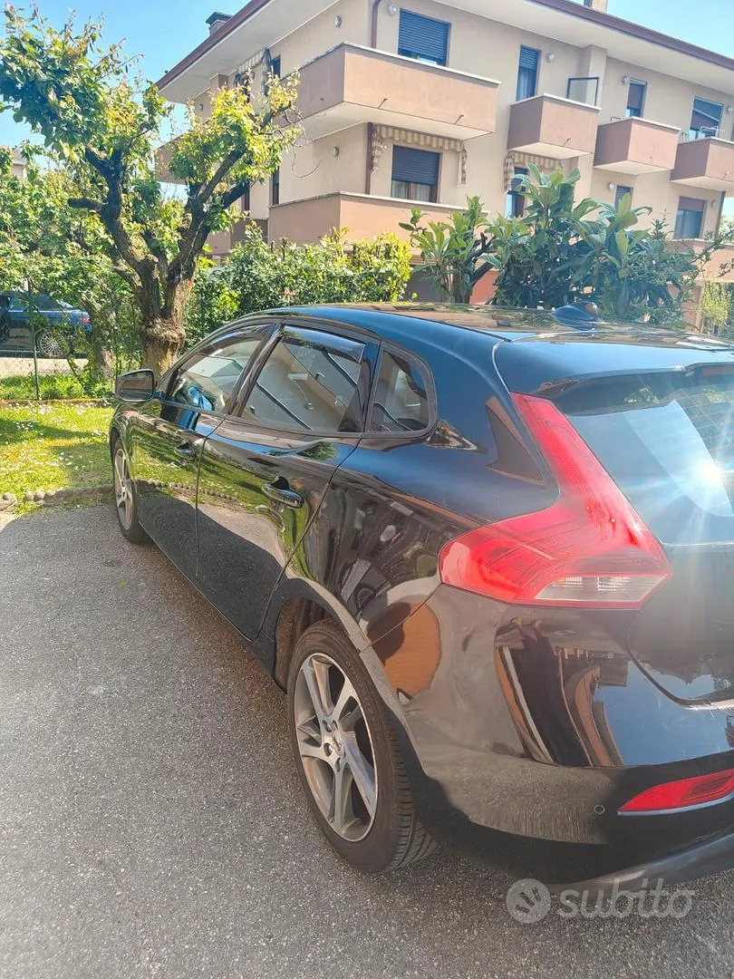 Volvo V40 2017 photo 3