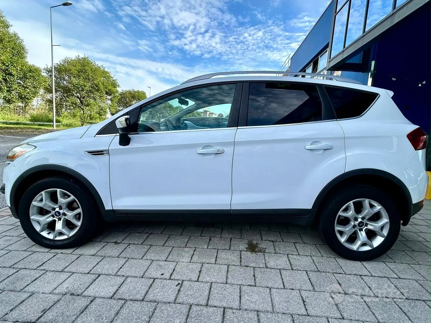 Ford Kuga 2010 photo 5
