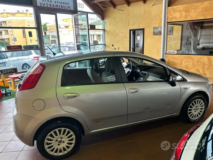 Fiat Grande Punto 2007 photo 4