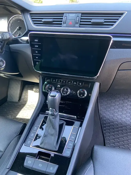 Skoda Superb 2018 photo 3