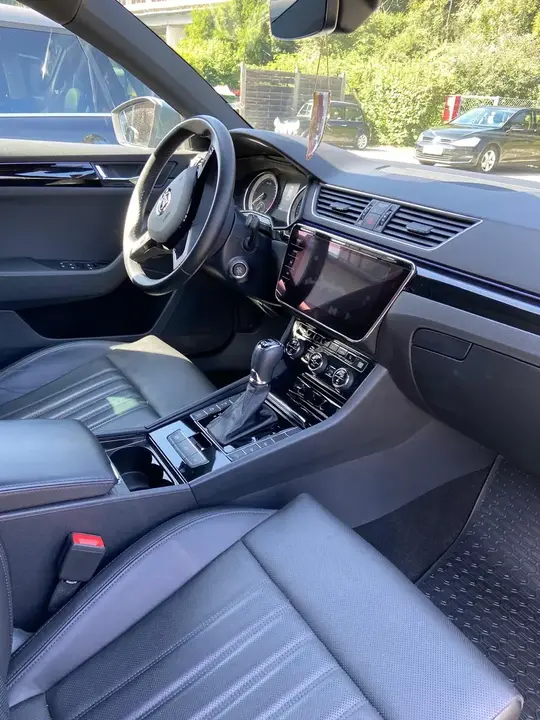 Skoda Superb 2018 photo 2