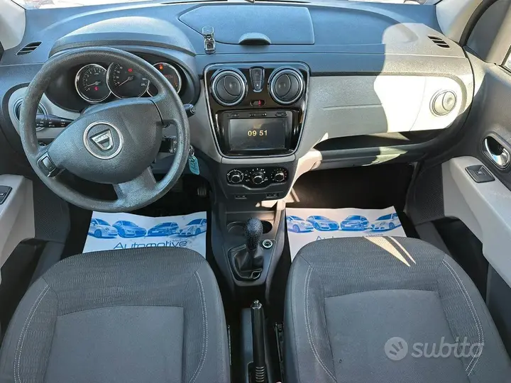 Dacia Lodgy 2012 photo 2