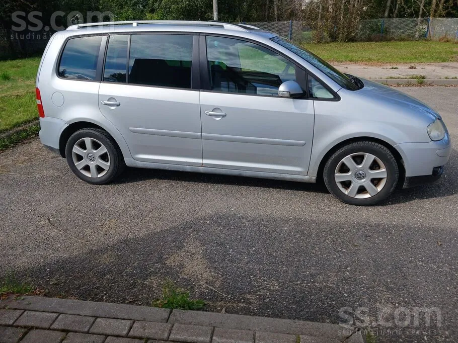 Volkswagen Touran 2006 photo 3