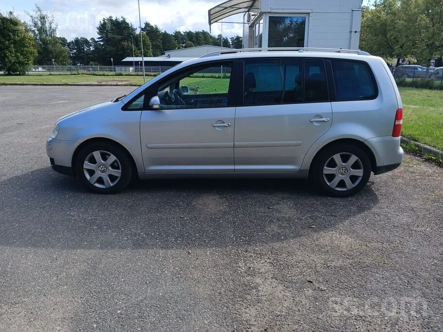 Volkswagen Touran 2006 photo 2