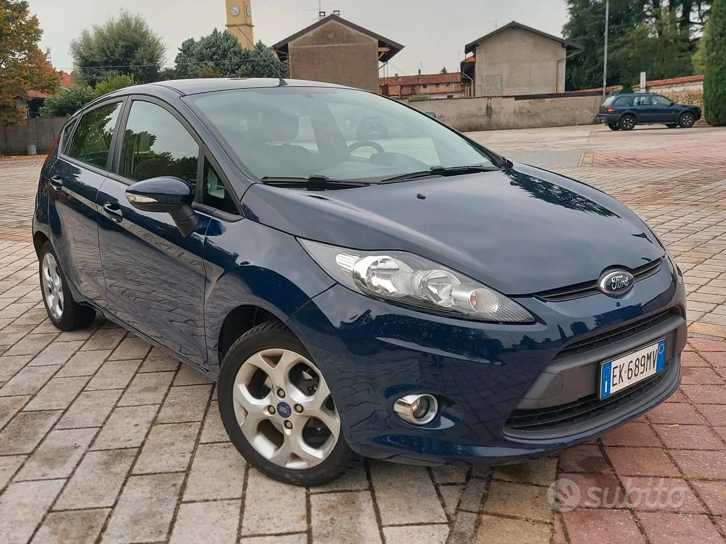 Ford Fiesta 2012 photo 2