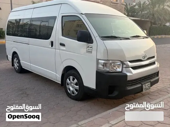 Toyota Hiace 2018 photo 2