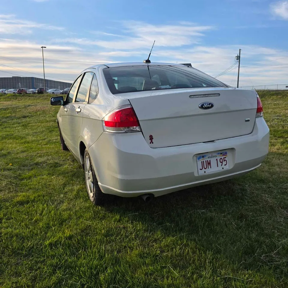 Ford Focus 2010 photo 5